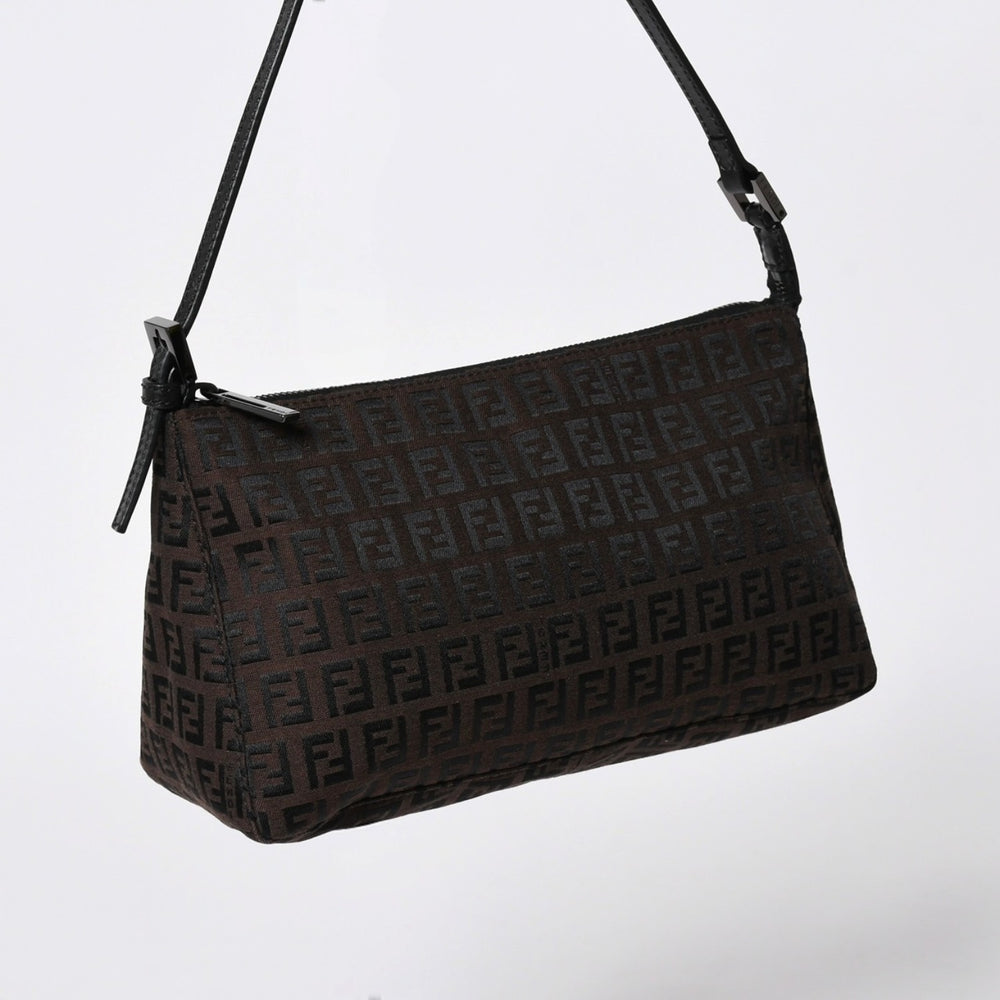 極美品 FENDI フェンディ ショルダーバッグ ズッキーノ 2241-8BR267JQ5-039 ブラウン シルバー金具 中古 4a006227