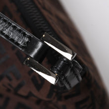 Load the image into the gallery viewer. 極美品 FENDI フェンディ ショルダーバッグ ズッキーノ 2241-8BR267JQ5-039 ブラウン シルバー金具 中古 4a006227