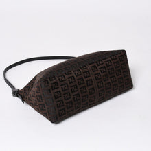 Load the image into the gallery viewer. 極美品 FENDI フェンディ ショルダーバッグ ズッキーノ 2241-8BR267JQ5-039 ブラウン シルバー金具 中古 4a006227