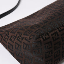 Load the image into the gallery viewer. 極美品 FENDI フェンディ ショルダーバッグ ズッキーノ 2241-8BR267JQ5-039 ブラウン シルバー金具 中古 4a006227