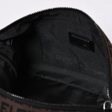 Load the image into the gallery viewer. 極美品 FENDI フェンディ ショルダーバッグ ズッキーノ 2241-8BR267JQ5-039 ブラウン シルバー金具 中古 4a006227