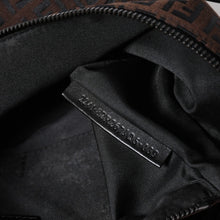 Load the image into the gallery viewer. 極美品 FENDI フェンディ ショルダーバッグ ズッキーノ 2241-8BR267JQ5-039 ブラウン シルバー金具 中古 4a006227