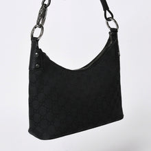 Load the image into the gallery viewer. 極美品 GUCCI グッチ ワンショルダーバッグ ハンドバッグ 115002 イタリア製 GGキャンバス レザー メタルブラック金具 中古 4a006215