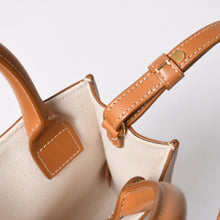 Load the image into the gallery viewer. CELINE セリーヌ ミニバーティカルカバ 2WAYショルダーバッグ 193302BNZ.02NT コットンキャンバス レザー ベージュ 美品 中古 4a006230