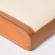 Load the image into the gallery viewer. CELINE セリーヌ ミニバーティカルカバ 2WAYショルダーバッグ 193302BNZ.02NT コットンキャンバス レザー ベージュ 美品 中古 4a006230