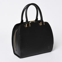 将图片加载到图库查看器中。 極美品 LOUIS VUITTON ルイヴィトン エピ ポンヌフ ハンドバッグ M52052 エピレザー ブラック ゴールド金具 中古 4a006241