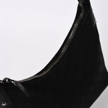 Load the image into the gallery viewer. 極美品 GUCCI グッチ ワンショルダーバッグ ハンドバッグ 115002 イタリア製 GGキャンバス レザー メタルブラック金具 中古 4a006215