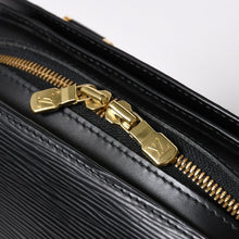 将图片加载到图库查看器中。 極美品 LOUIS VUITTON ルイヴィトン エピ ポンヌフ ハンドバッグ M52052 エピレザー ブラック ゴールド金具 中古 4a006241