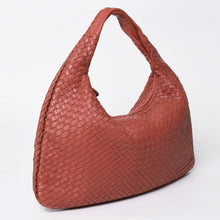 Load the image into the gallery viewer. 極美品 BOTTEGA VENETA ボッテガヴェネタ イントレチャート ホーボー ハンドバッグ ショルダーバッグ ピンク レザー 中古 4a006224