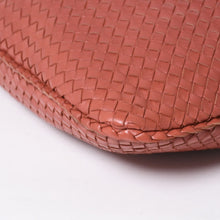 Load the image into the gallery viewer. 極美品 BOTTEGA VENETA ボッテガヴェネタ イントレチャート ホーボー ハンドバッグ ショルダーバッグ ピンク レザー 中古 4a006224