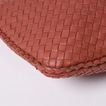 Load the image into the gallery viewer. 極美品 BOTTEGA VENETA ボッテガヴェネタ イントレチャート ホーボー ハンドバッグ ショルダーバッグ ピンク レザー 中古 4a006224