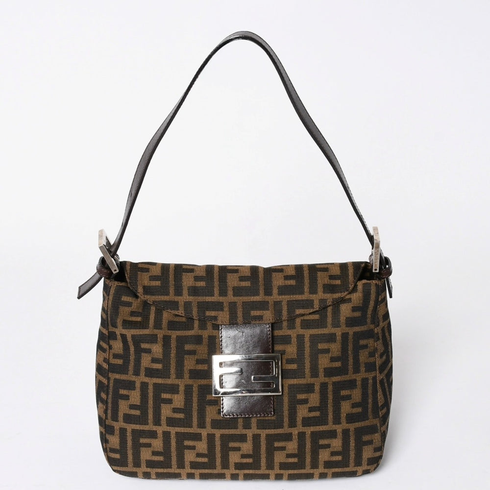 極美品 FENDI フェンディ マンマバケット ワンショルダーバッグ 26325 ズッカ柄 ブラウン ヴィンテージ シルバー金具 中古 4a006223