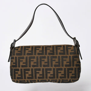 極美品 FENDI フェンディ ショルダーバッグ クロスボディバッグ マンマバケット ズッカ柄 33492 ブラウン シルバー金具 中古 4a006376