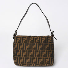 画像をギャラリービューアに読み込む, 極美品 FENDI フェンディ マンマバケット ワンショルダーバッグ 26325 ズッカ柄 ブラウン ヴィンテージ シルバー金具 中古 4a006223