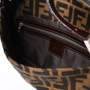 極美品 FENDI フェンディ ショルダーバッグ クロスボディバッグ マンマバケット ズッカ柄 33492 ブラウン シルバー金具 中古 4a006376