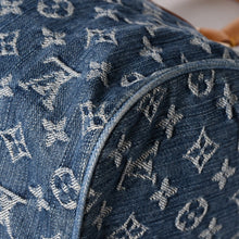 Load the image into the gallery viewer. 新品同様 LOUIS VUITTON ルイヴィトン ネオスピーディ ハンドバッグ M95019 モノグラム デニム インディゴブルー ゴールド金具 中古 4a006512