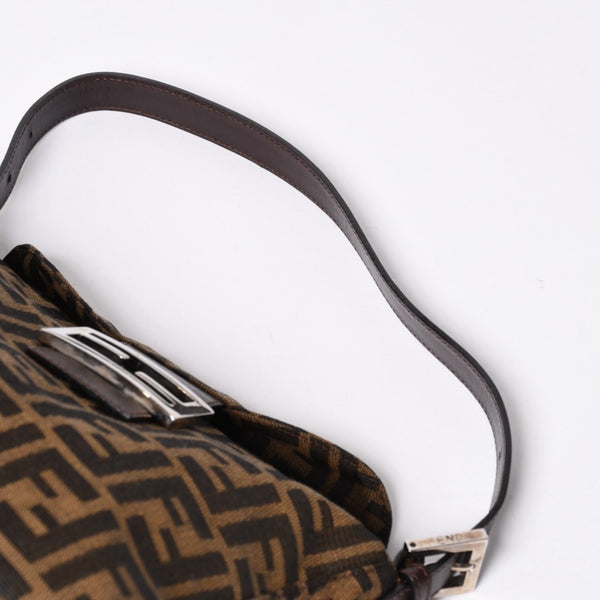 極美品 FENDI フェンディ マンマバケット ワンショルダーバッグ 26325 ズッカ柄 ブラウン ヴィンテージ シルバー金具 中古 4a006223