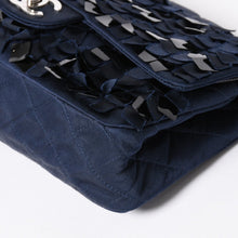 Load the image into the gallery viewer. 極美品 CHANEL シャネル マトラッセ25 Wフラップ Wチェーンショルダーバッグ 12番台 ココマーク サテン スパンコール ネイビー 中古 4a006228