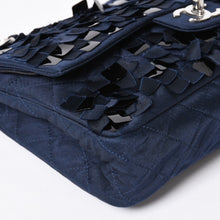 Load the image into the gallery viewer. 極美品 CHANEL シャネル マトラッセ25 Wフラップ Wチェーンショルダーバッグ 12番台 ココマーク サテン スパンコール ネイビー 中古 4a006228