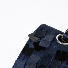 Load the image into the gallery viewer. 極美品 CHANEL シャネル マトラッセ25 Wフラップ Wチェーンショルダーバッグ 12番台 ココマーク サテン スパンコール ネイビー 中古 4a006228