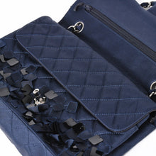 Load the image into the gallery viewer. 極美品 CHANEL シャネル マトラッセ25 Wフラップ Wチェーンショルダーバッグ 12番台 ココマーク サテン スパンコール ネイビー 中古 4a006228
