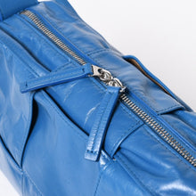 Load the image into the gallery viewer. 極美品 BOTTEGA VENETA ボッテガヴェネタ アルコ カメラバッグ ショルダーバッグ 731165VCQ714424 カーフスキン レザー ブルー 中古 4a006219