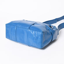 Load the image into the gallery viewer. 極美品 BOTTEGA VENETA ボッテガヴェネタ アルコ カメラバッグ ショルダーバッグ 731165VCQ714424 カーフスキン レザー ブルー 中古 4a006219
