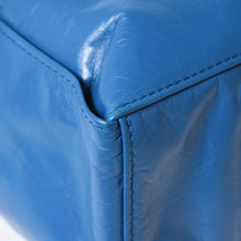 Load the image into the gallery viewer. 極美品 BOTTEGA VENETA ボッテガヴェネタ アルコ カメラバッグ ショルダーバッグ 731165VCQ714424 カーフスキン レザー ブルー 中古 4a006219