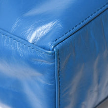Load the image into the gallery viewer. 極美品 BOTTEGA VENETA ボッテガヴェネタ アルコ カメラバッグ ショルダーバッグ 731165VCQ714424 カーフスキン レザー ブルー 中古 4a006219