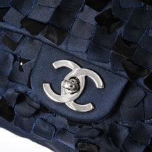 Load the image into the gallery viewer. 極美品 CHANEL シャネル マトラッセ25 Wフラップ Wチェーンショルダーバッグ 12番台 ココマーク サテン スパンコール ネイビー 中古 4a006228