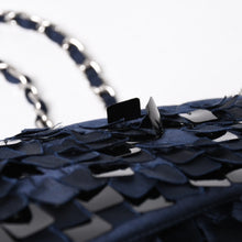 Load the image into the gallery viewer. 極美品 CHANEL シャネル マトラッセ25 Wフラップ Wチェーンショルダーバッグ 12番台 ココマーク サテン スパンコール ネイビー 中古 4a006228