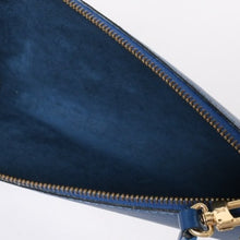 Load the image into the gallery viewer. 極美品 LOUIS VUITTON ルイヴィトン ポシェット アクセソワール ワンショルダーバッグ M52945 エピ レザー ブルー 中古 4a006075