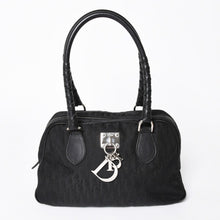 Load the image into the gallery viewer. 極美品 Christian Dior クリスチャンディオール ラブリー ハンドバッグ 02-BO-0097 トロッター ブラック ガリアーノ期 中古 4a006210
