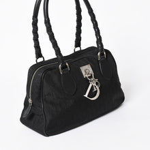 Load the image into the gallery viewer. 極美品 Christian Dior クリスチャンディオール ラブリー ハンドバッグ 02-BO-0097 トロッター ブラック ガリアーノ期 中古 4a006210