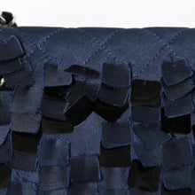 Load the image into the gallery viewer. 極美品 CHANEL シャネル マトラッセ25 Wフラップ Wチェーンショルダーバッグ 12番台 ココマーク サテン スパンコール ネイビー 中古 4a006228