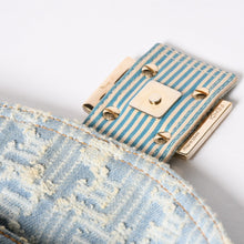 画像をギャラリービューアに読み込む, FENDI フェンディ マンマバケット ショルダーバッグ マンマバケット 2370-8BR003-TZH-068 ライトブルー 白 シルバー金具 美品 中古 4a006236