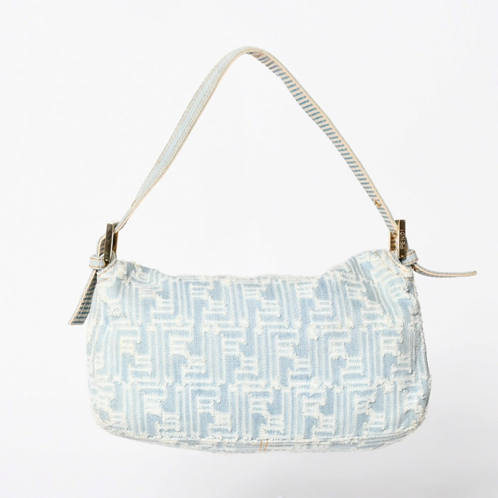FENDI フェンディ マンマバケット ショルダーバッグ マンマバケット 2370-8BR003-TZH-068 ライトブルー 白 シルバー金具 美品 中古 4a006236