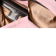 Load the image into the gallery viewer. 極美品 FENDI フェンディ マンマバケット ハラコ レザー ショルダーバッグ 2308-26424-099 ピンク ブラウン シルバー金具 中古 4a006149