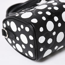 Load the image into the gallery viewer. 新品同様 LOUIS VUITTON ルイヴィトン ナノ スピーディー ハンドバッグ 草間彌生 モノグラム アンプラント M81910 ブラック 中古 4a006239