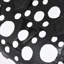 Load the image into the gallery viewer. 新品同様 LOUIS VUITTON ルイヴィトン ナノ スピーディー ハンドバッグ 草間彌生 モノグラム アンプラント M81910 ブラック 中古 4a006239