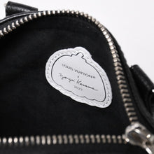 Load the image into the gallery viewer. 新品同様 LOUIS VUITTON ルイヴィトン ナノ スピーディー ハンドバッグ 草間彌生 モノグラム アンプラント M81910 ブラック 中古 4a006239