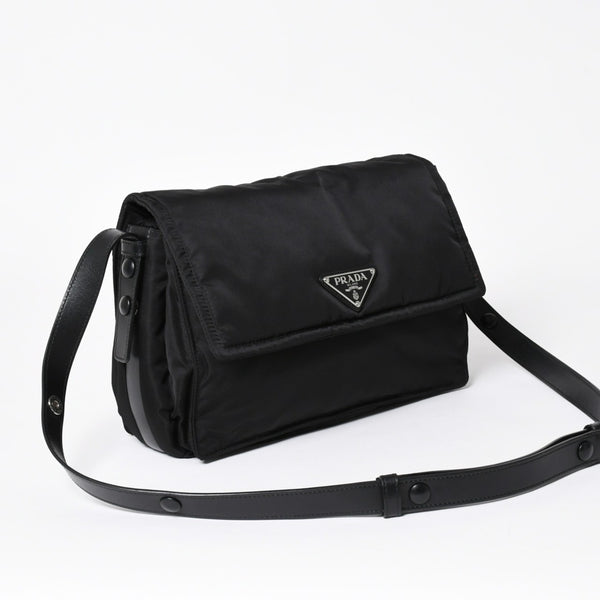 極美品 PRADA プラダ ポコノ ショルダーバッグ トライアングルロゴ 三角ロゴ ナイロン ブラック シルバー金具 中古 4a006214