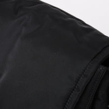 Load the image into the gallery viewer. 極美品 PRADA プラダ ポコノ ショルダーバッグ トライアングルロゴ 三角ロゴ ナイロン ブラック シルバー金具 中古 4a006214