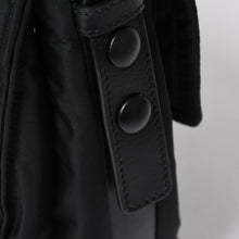 Load the image into the gallery viewer. 極美品 PRADA プラダ ポコノ ショルダーバッグ トライアングルロゴ 三角ロゴ ナイロン ブラック シルバー金具 中古 4a006214
