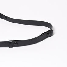Load the image into the gallery viewer. 極美品 PRADA プラダ ポコノ ショルダーバッグ トライアングルロゴ 三角ロゴ ナイロン ブラック シルバー金具 中古 4a006214