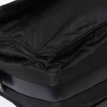 Load the image into the gallery viewer. 極美品 PRADA プラダ ポコノ ショルダーバッグ トライアングルロゴ 三角ロゴ ナイロン ブラック シルバー金具 中古 4a006214