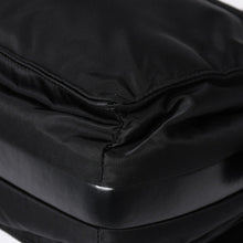 Load the image into the gallery viewer. 極美品 PRADA プラダ ポコノ ショルダーバッグ トライアングルロゴ 三角ロゴ ナイロン ブラック シルバー金具 中古 4a006214