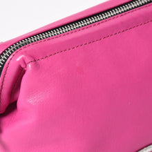 将图片加载到图库查看器中。 CHROME HEARTS クロムハーツ COSMETIC POUCH コスメティック ポーチ CHプラスパッチ 1パッチ ダガー シルバー925 美品 中古 4a006262