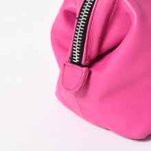 将图片加载到图库查看器中。 CHROME HEARTS クロムハーツ COSMETIC POUCH コスメティック ポーチ CHプラスパッチ 1パッチ ダガー シルバー925 美品 中古 4a006262