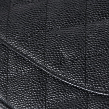 Load the image into the gallery viewer. 極美品 CHANEL シャネル デカマトラッセ30 Wフラップ Wチェーンショルダーバッグ 16番台 ココマーク キャビアスキン ブラック 中古 4a006242